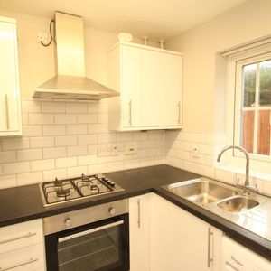 3 bedroom house to rent - Photo 2