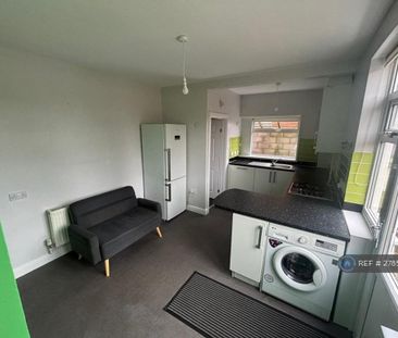 3 bedroom semi-detached house to rent - Photo 3