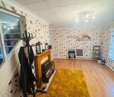 Farhill Close, West Bromwich, B71 - Photo 1