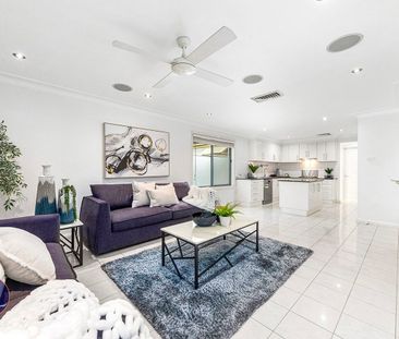 Blue Chip Estate Living in Spacious Home - Photo 3