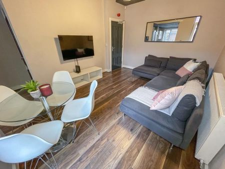 5 bedroom terraced house to rent - Photo 3