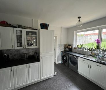 3 bedroom terraced house to rent - Photo 3