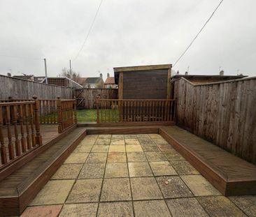 3 bedroom terraced house to rent - Photo 2