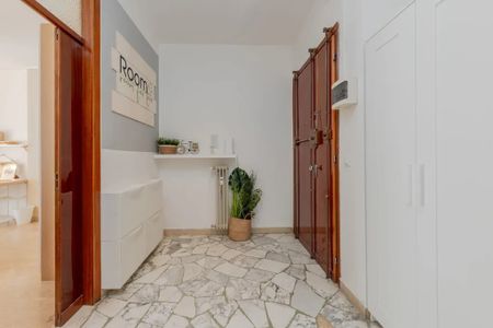 Via Cesare Cremonino, Padova, Veneto 35124 - Photo 3