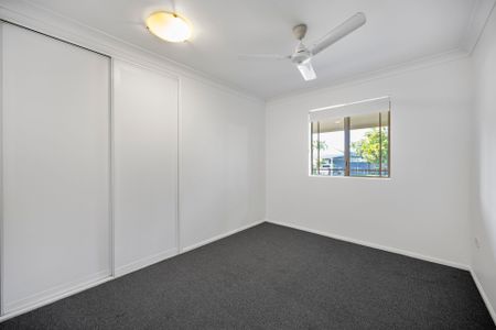 Freshly Painted Family Home - Photo 3