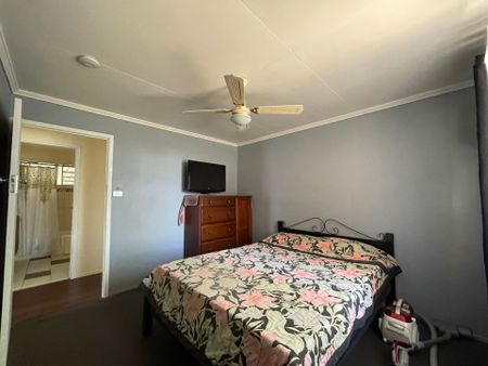 4 Bedrooms &plus; Shed - Photo 5