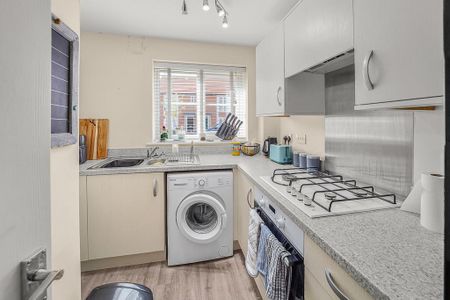 2 bedroom terraced house to rent - Photo 3