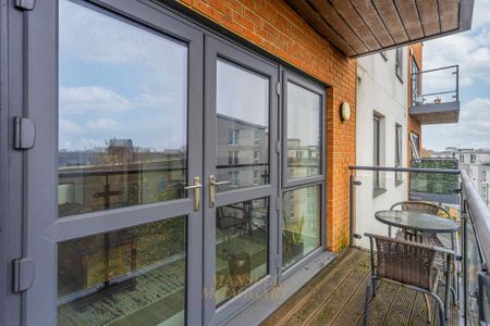 West Green Drive, Crawley, RH11 - Photo 4