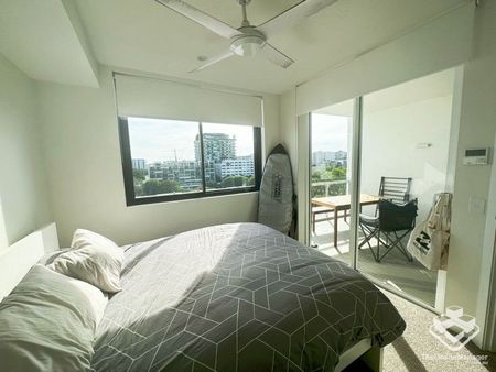 LUXURY 1 BEDROOM APARTMENT IN WEST END - Photo 4