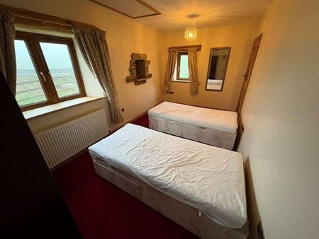 Bitholmes Lane, Sheffield, S36 - Photo 2