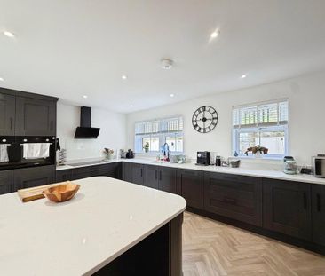 4 bedroom detached house to rent - Photo 5