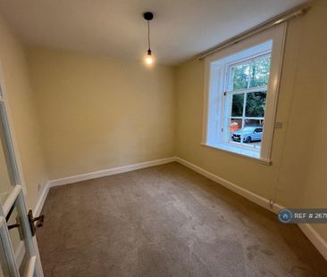 6 bedroom semi-detached house to rent - Photo 4