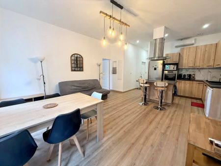 Location Appartement 4 pièces 88m² MARSEILLE 6ème - Photo 5
