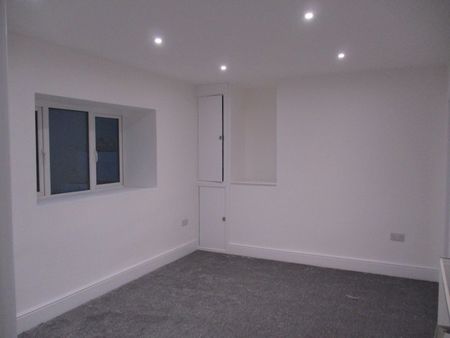2 Bed Flat, Slatey Road, CH43 - Photo 3