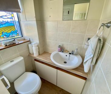 3 bedroom end of terrace house to rent - Photo 2