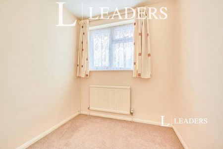 3 bedroom semi-detached house to rent - Photo 3