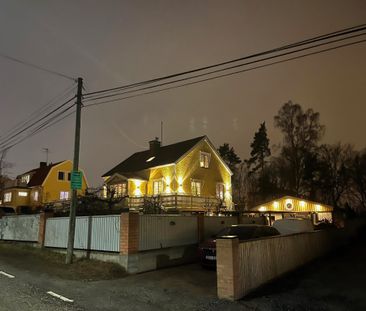 Anhaltsvägen, Sollentuna - Photo 1