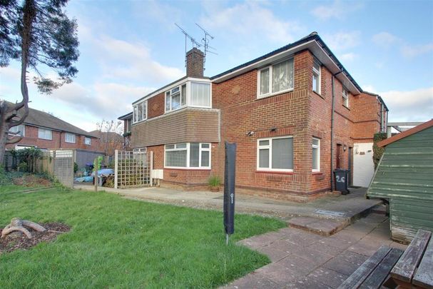 2 bedroom flat to rent - Photo 1