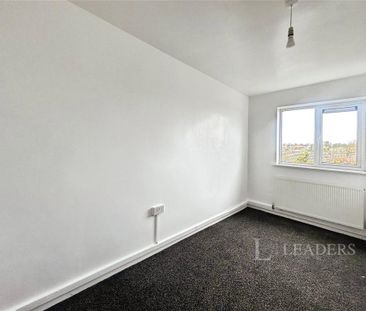 3 bedroom flat to rent - Photo 6