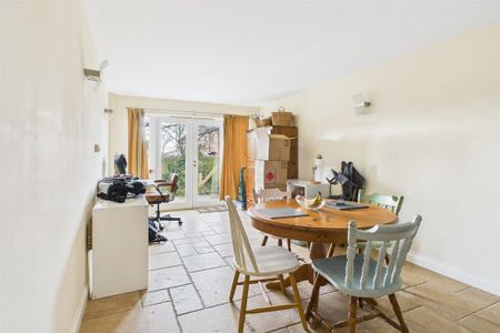 3 bedroom property to rent - Photo 3