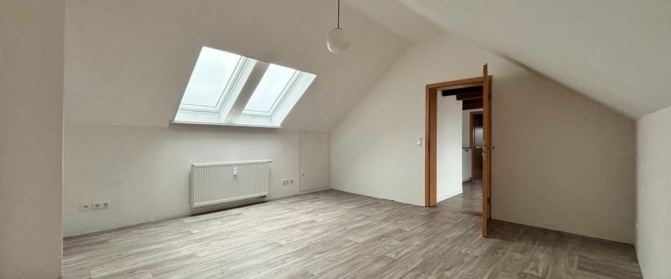 Charmante Dachgeschoss Wohnung zu vermieten - Foto 1