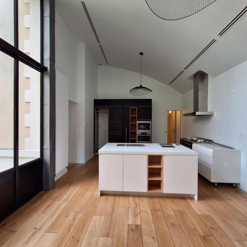 Maison à louer - 204 m² - Photo 1