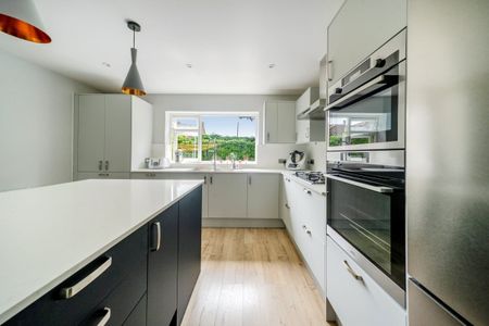5 bedroom detached house to rent - Photo 3