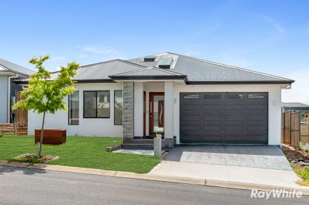 Custom Built Home With Quality Inclusions - Photo 3