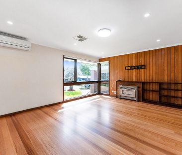 Spacious home with flexible floor-plan - Photo 1