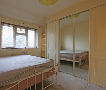 Price £1,900 pcm - Available Now - Furnished / Unfurnished - Photo 4