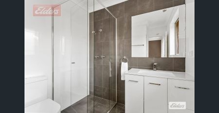 Awash with Natural Light - Photo 4