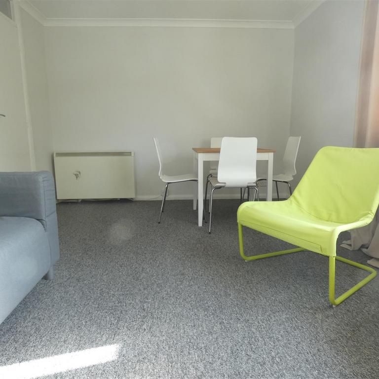 2 bedroom maisonette to rent - Photo 1