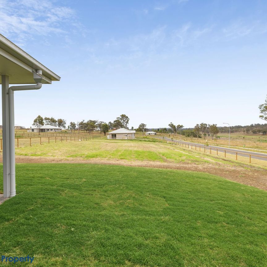 1/17 Aquila Drive, 4352, Meringandan West Qld - Photo 1