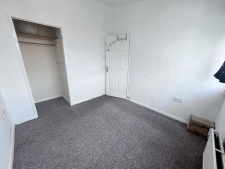 3 bedroom maisonette to rent - Photo 4
