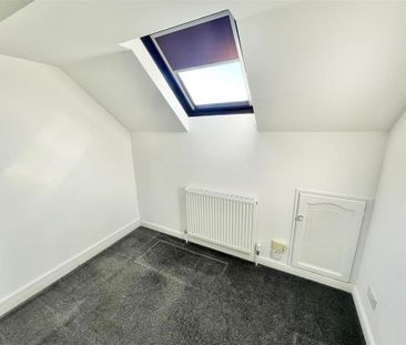 4 bedroom detached house to rent - Photo 3