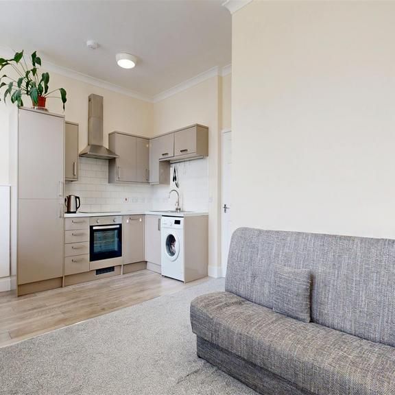 1 bedroom flat to rent - Photo 1