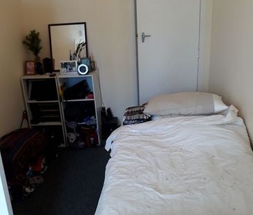 Living with sun and views - Photo 5