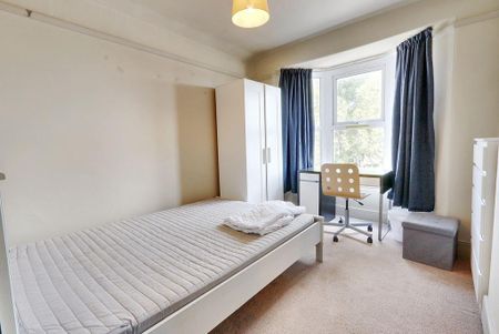 5 bedroom terraced house to rent - Photo 4