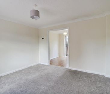 3 bedroom end of terrace house to rent - Photo 3