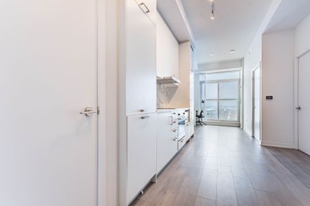 For Lease - 60 Honeycrisp Crescent Unit# 522, Vaughan, Ontario - Photo 4