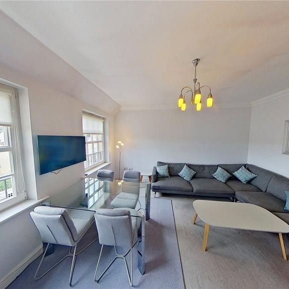 3 bedroom flat to rent - Photo 1