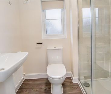 3 bedroom detached house to rent - Photo 5