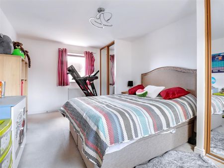 3 Bedroom House to let - Photo 4