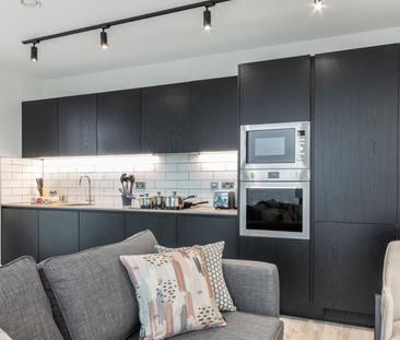 2 bedroom Flat To Let - Photo 4