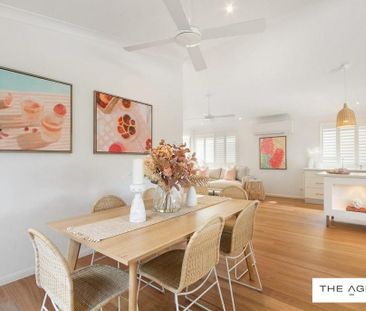 4 Bedroom Coastal Living at Its Best! - Photo 6