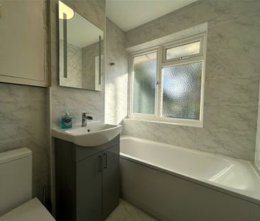 Guildford Park Avenue, Guildford, Surrey, GU2 7NJ - Photo 2