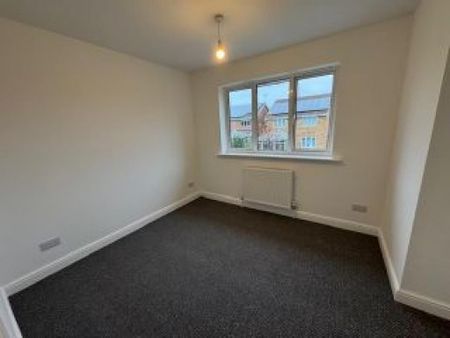 3 bedroom detached house to rent - Photo 4