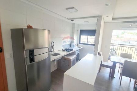 Apartamento mobiliado com planejados novos e 3 quartos com 1 suíte. - Foto 3