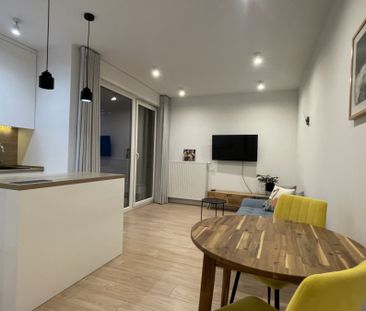 Nowoczesne 2-pokojowe mieszkanie z dużą loggią - Photo 1