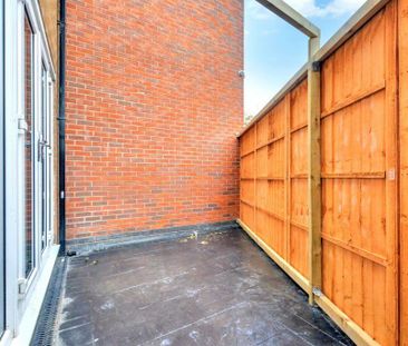 3 bedroom semi-detached house to rent - Photo 5